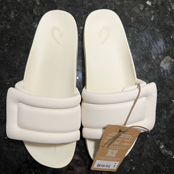 Olukai Women's Sunbeam Slide Sandal White in size 9 - Picture 7 of 7